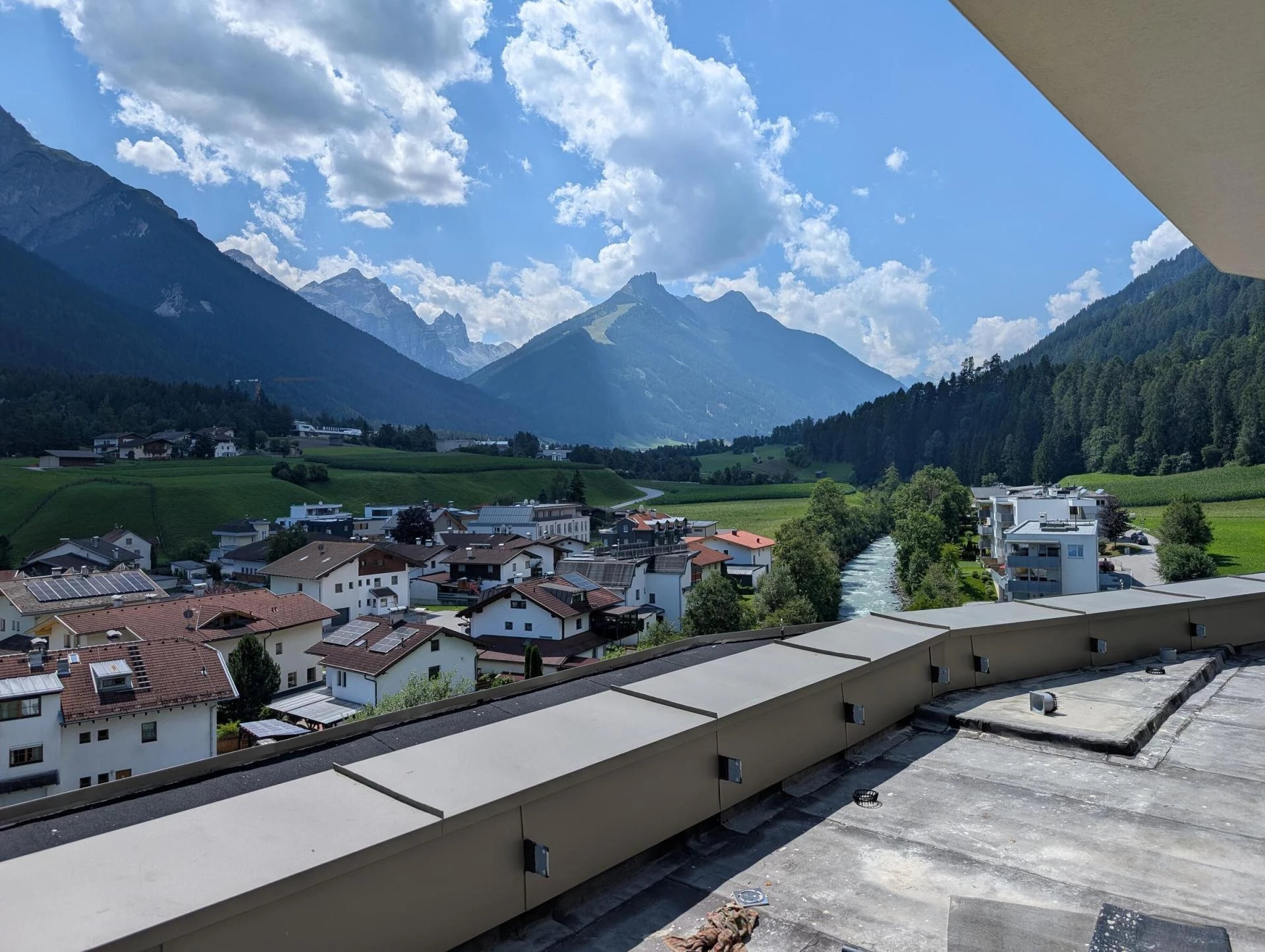 Penthouse mit Panorama-Blick ins Stubaital und herrlicher Dachterrasse