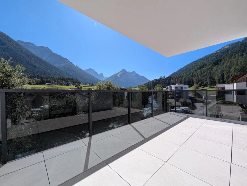 Neu bei ATH Immobilien: Großzügige Familienwohnung mit Garten, Terrasse und Aufzug