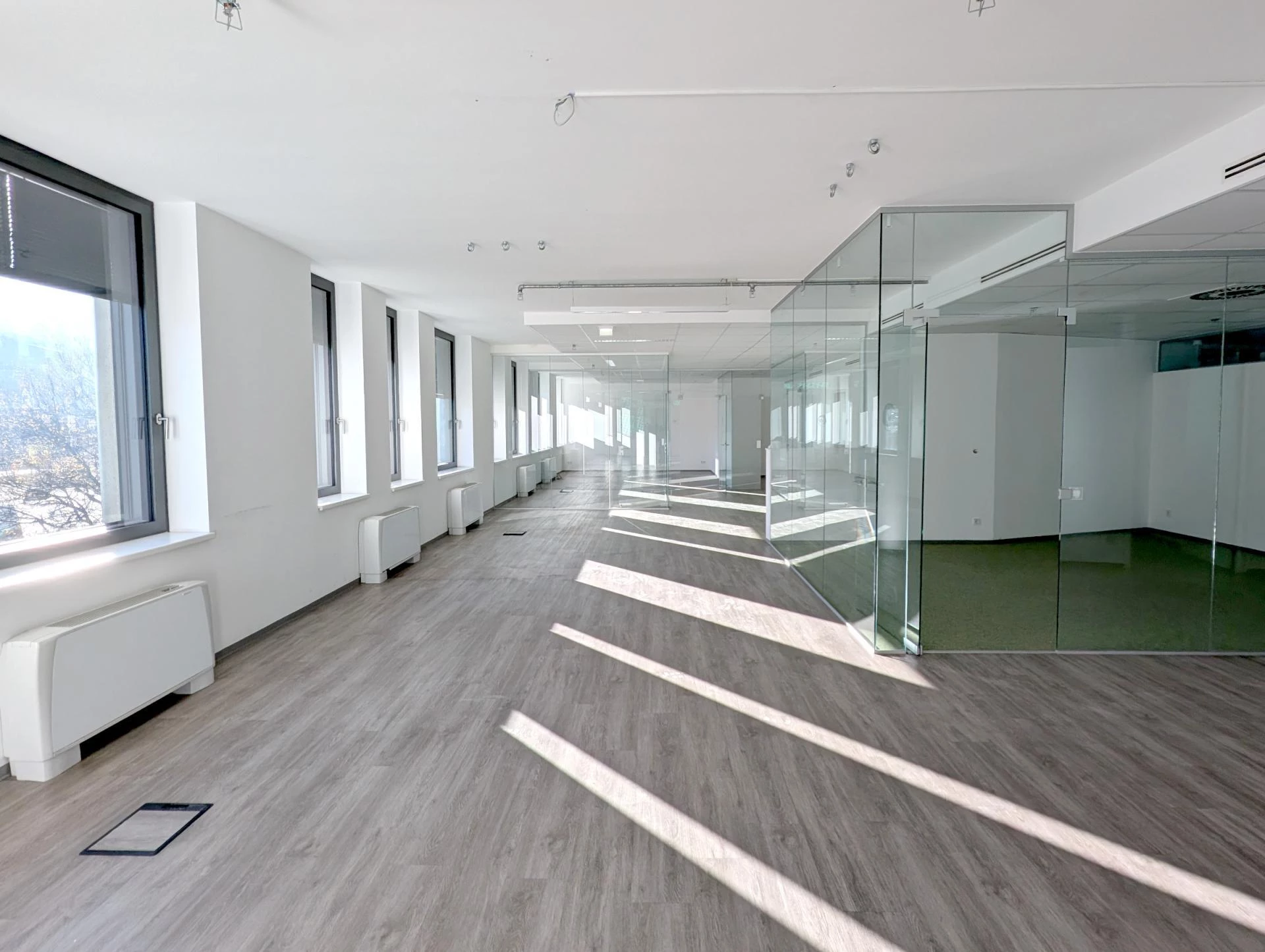 Modernes Büro nahe DEZ – beste Lage, höchste Qualität