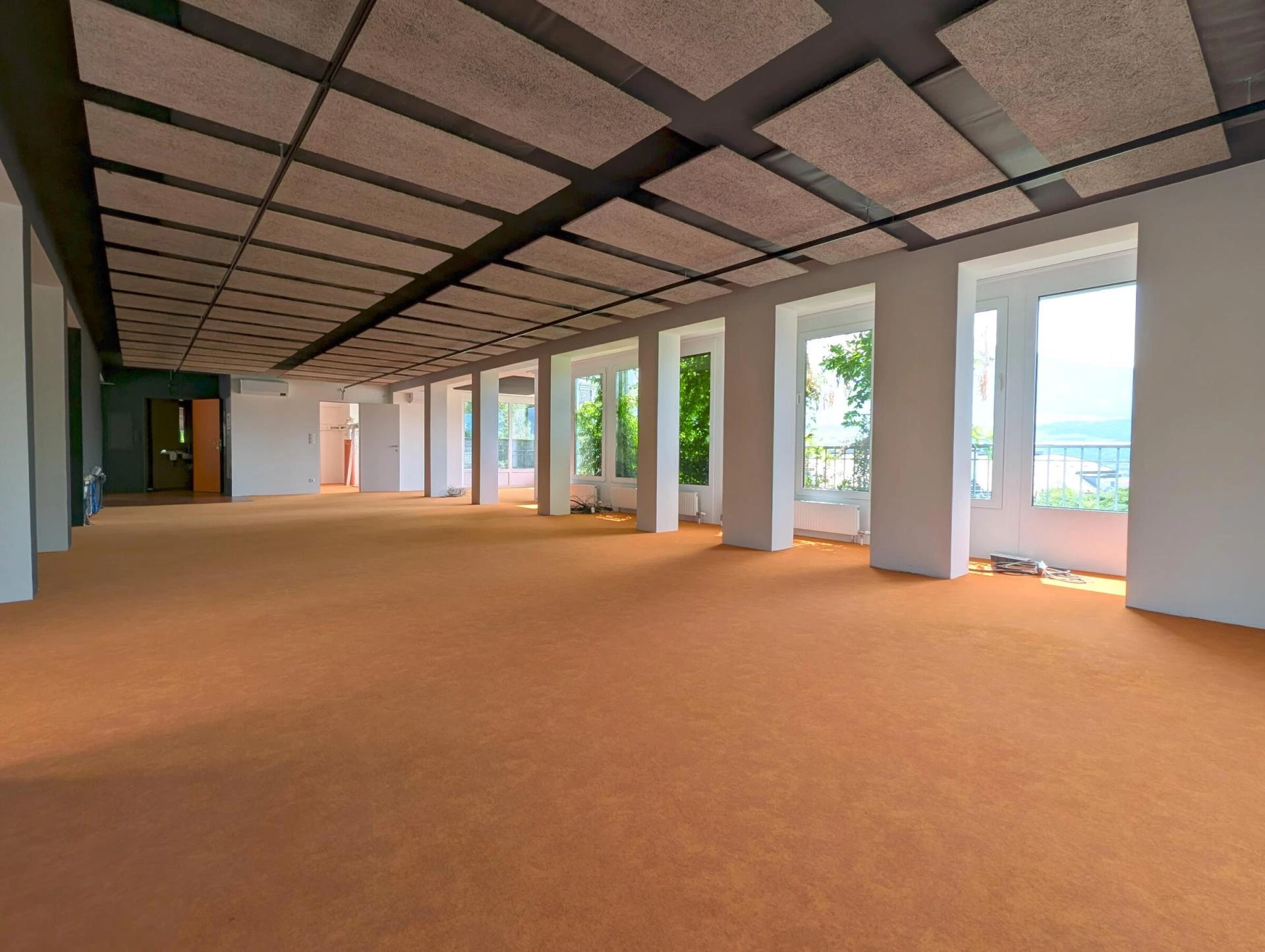 Büro mit Top-Aussicht und Garten – ideal für ungestörtes und produktives Arbeiten