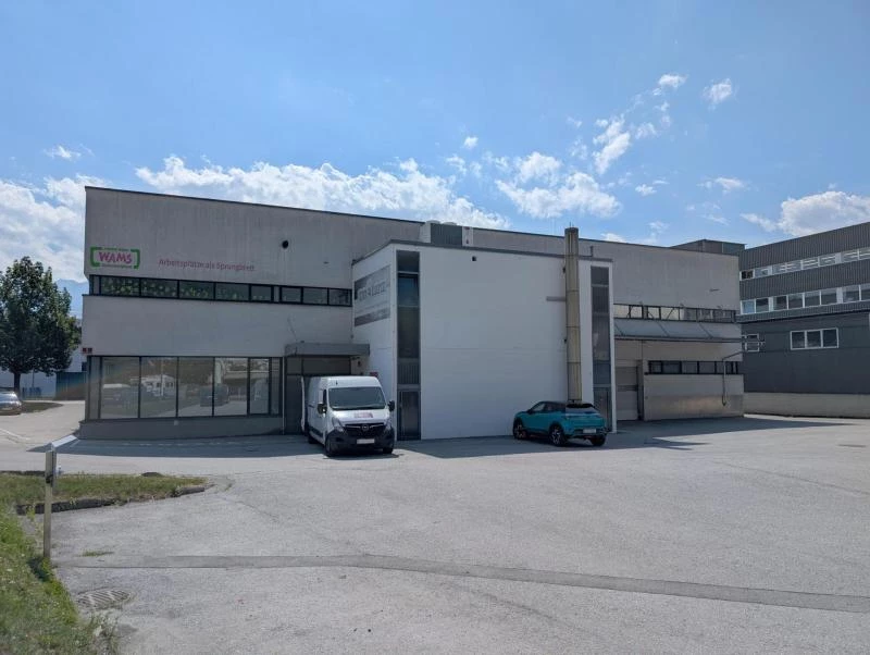 Neu bei ATH Immobilien: Helle Gewerbefläche in Innsbruck-Mühlau: Lager, Produktion und Büro mit Freifläche