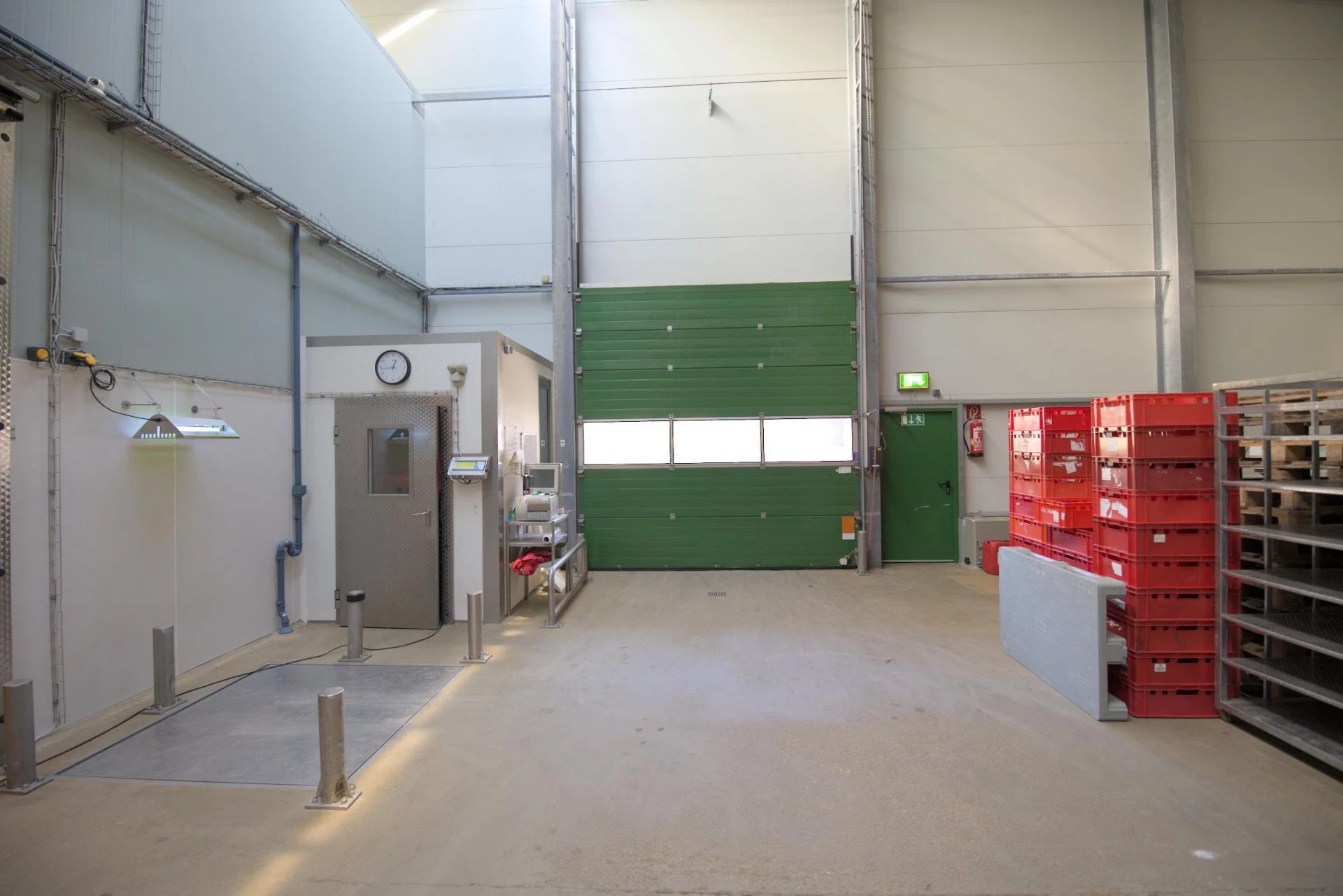 Produktions- und Lagerhalle für Lebensmittel mit Kühlflächen