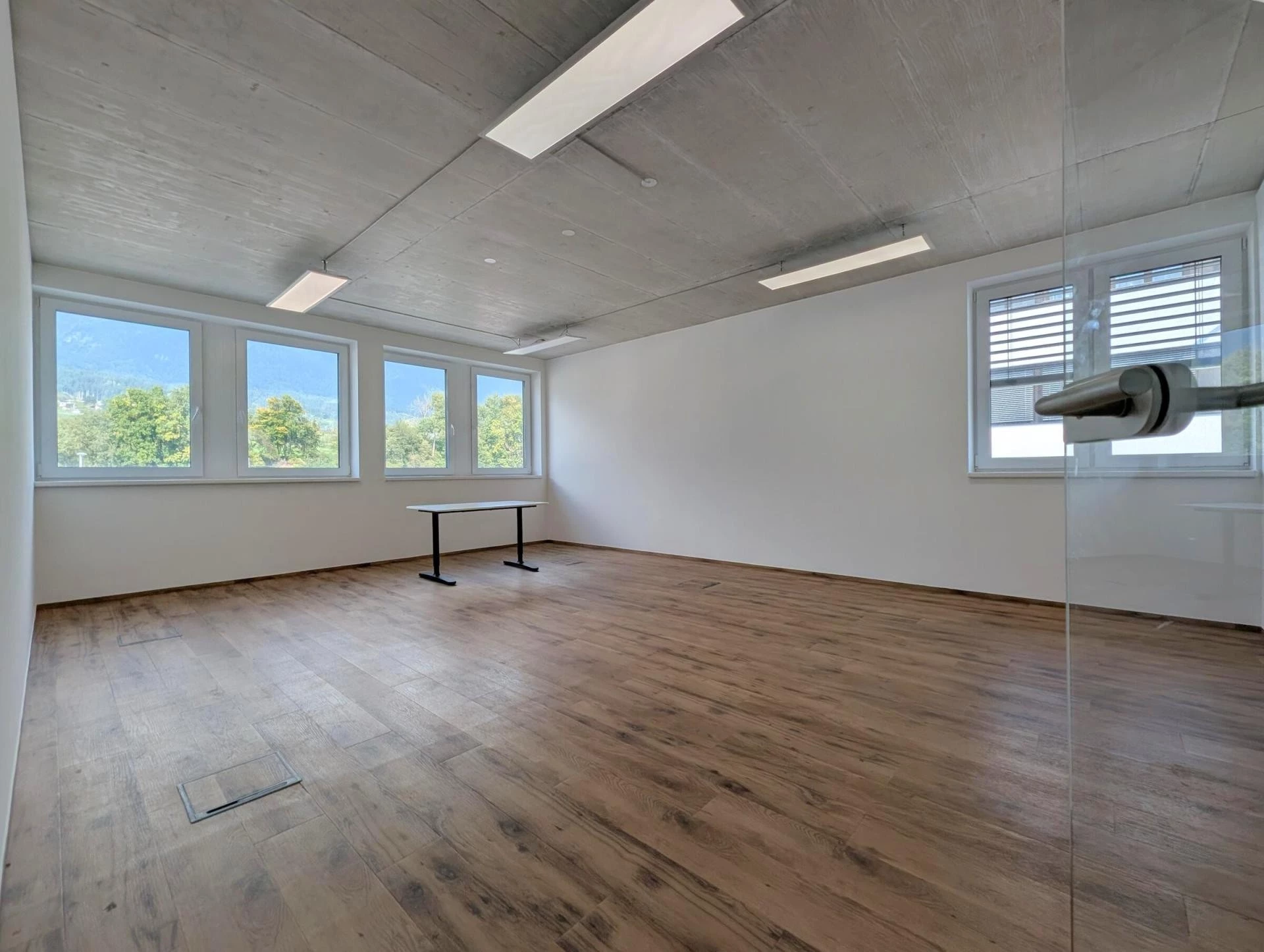 Repräsentativ und modern: Neuwertiges Büro mit hochwertiger Ausstattung